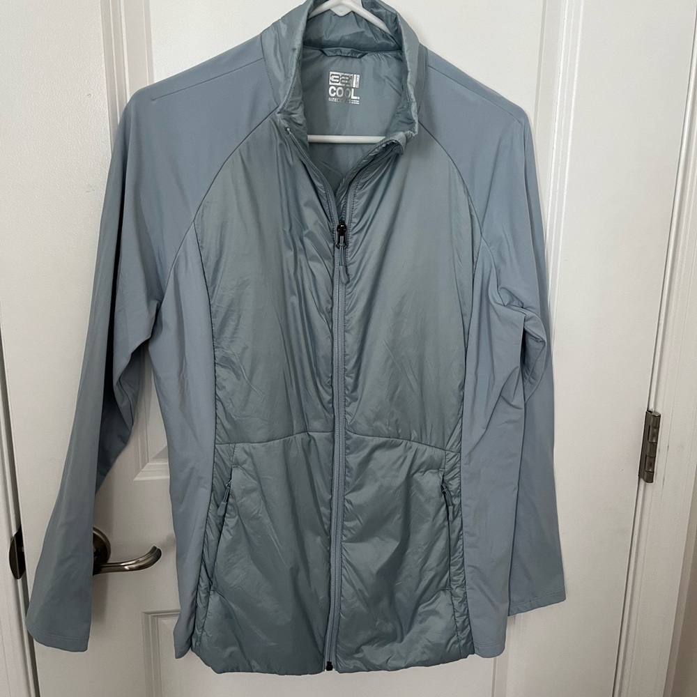 Lightweight jacket with puffy body.